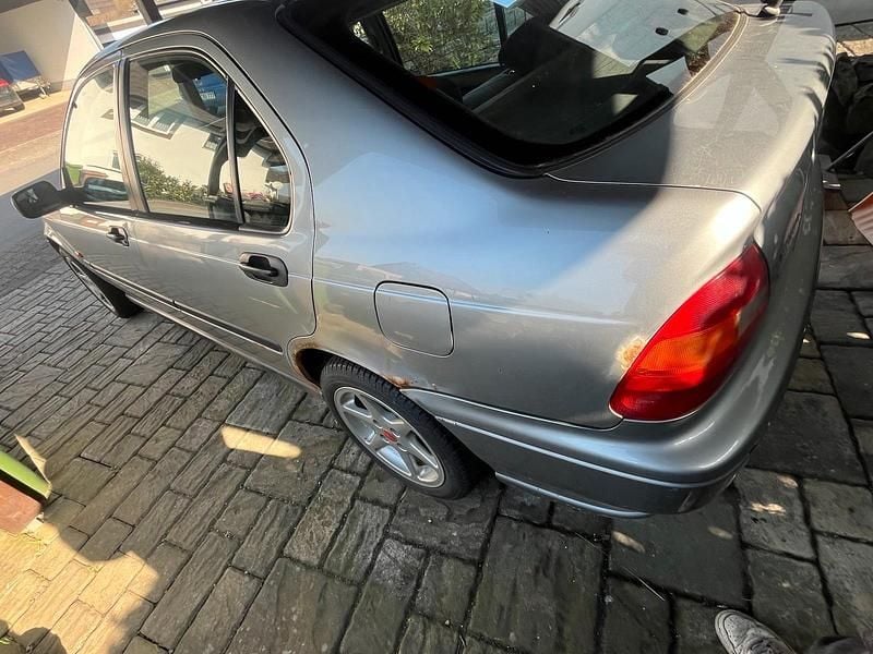 Gebraucht Honda Civic 75 PS (55 kW) 1997 Silber Limousine