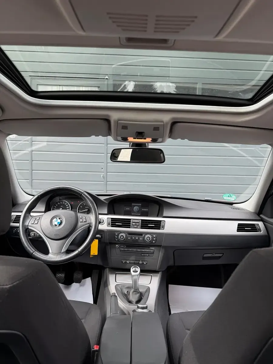 Używany BMW 320 170 KM (125 kW) 2008 Czarny Sedan/Limuzyna