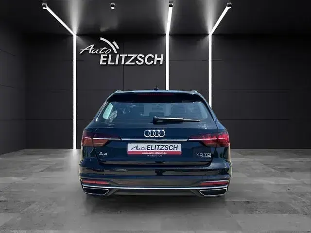 Gebraucht Audi A4 Advanced 204 PS (150 kW) 2021 Mythosschwarz metallic Kombi