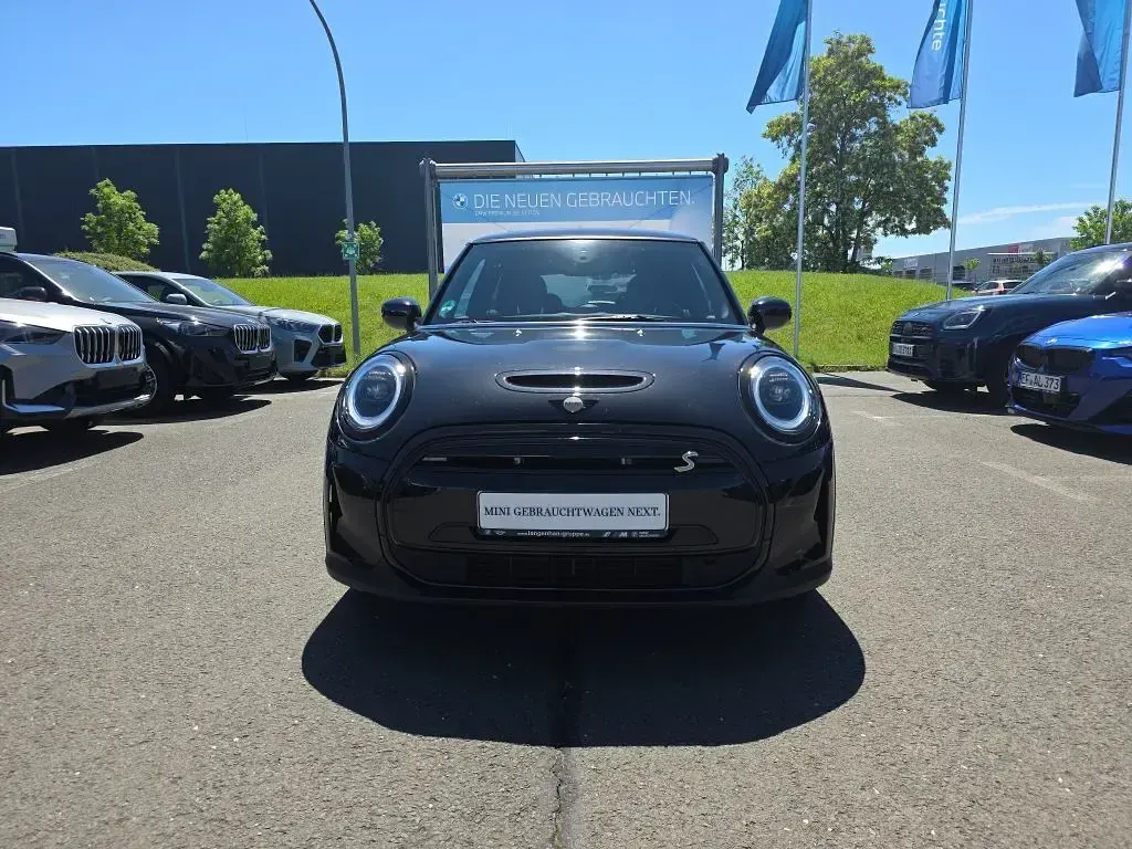 Gebraucht Mini Cooper SE 135 kW (184 PS) 2023 Schwarz Kleinwagen