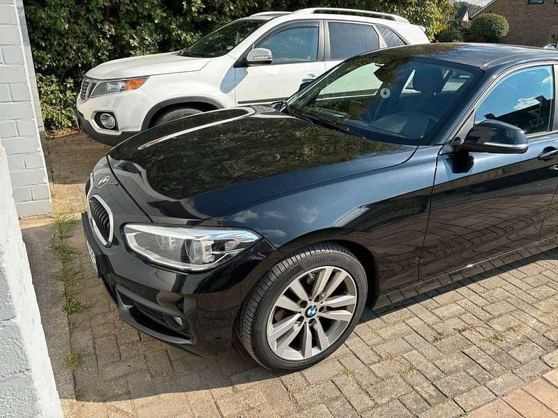 Schwarz Gebraucht 2017 BMW 118 Kleinwagen | 10.900 € (Guter Preis) - Bild 1/4