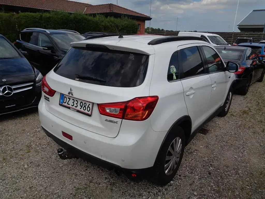Gebraucht Mitsubishi ASX Invite 117 PS (86 kW) 2016 Weiß SUV