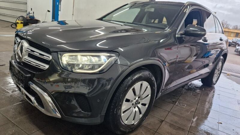 Grafitgrau Gebraucht 2020 Mercedes GLC300 Business SUV | 28.499 € (Superpreis) - Bild 1/4