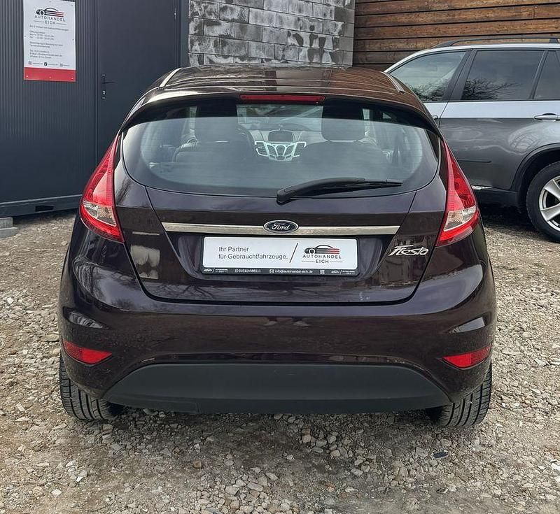 Gebraucht Ford Fiesta Titanium 82 PS (60 kW) 2010 Violet Kleinwagen