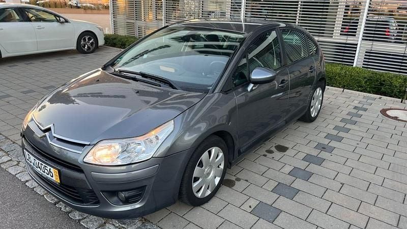 Braun Gebraucht 2010 Citroën C4 Limousine | 1.490 € (Guter Preis) - Bild 1/4