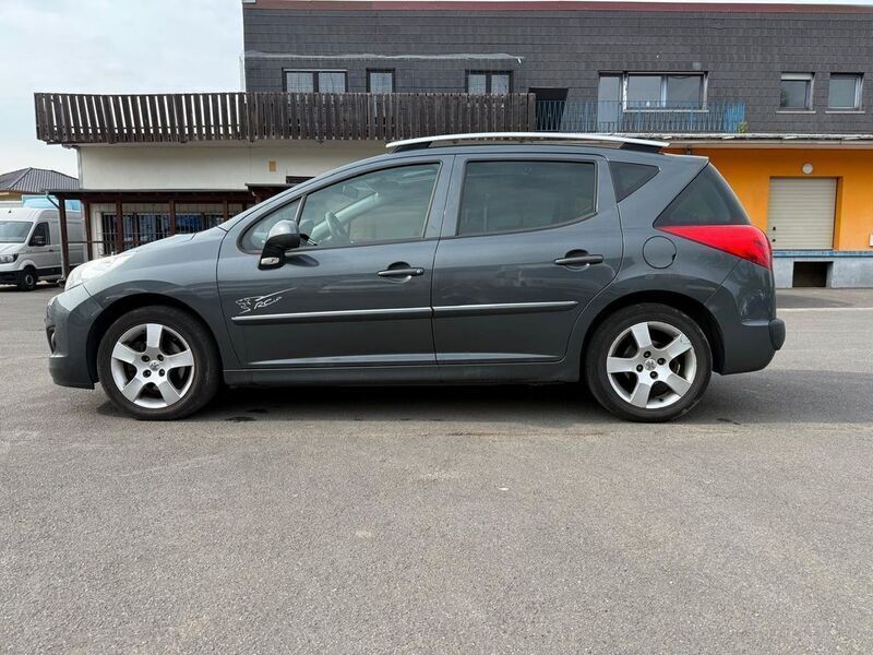 Grau Gebraucht 2012 Peugeot 207 Family Kombi | 2.490 € (Guter Preis) - Bild 1/4