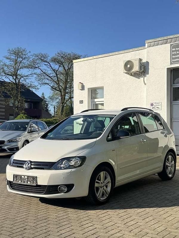 Gebraucht VW Golf VII Match 105 PS (77 kW) 2012 Candyweiß Kleinwagen