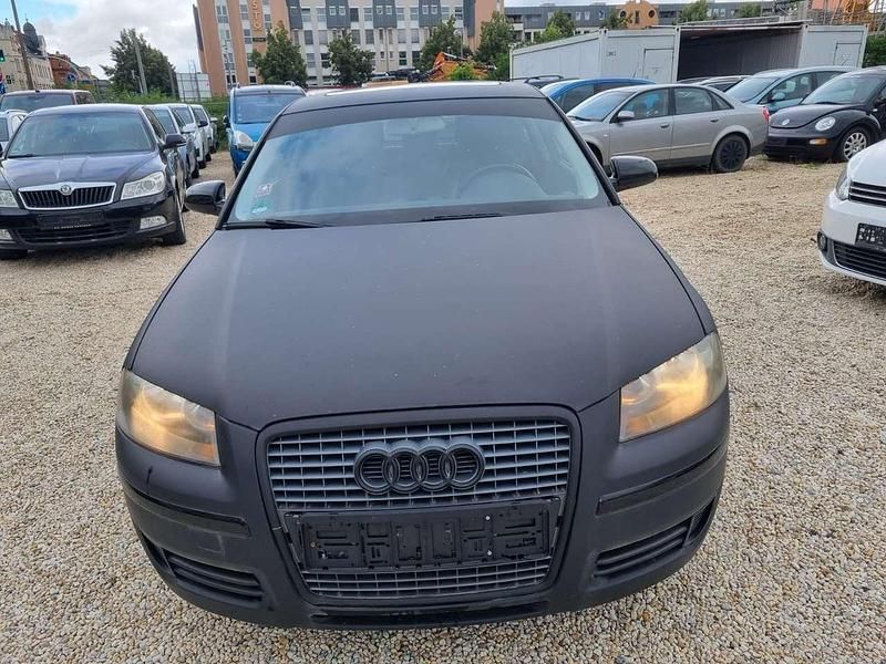 Schwarz Gebraucht 2005 Audi A3 Attraction Limousine | 1.800 € (Guter Preis) - Bild 1/4