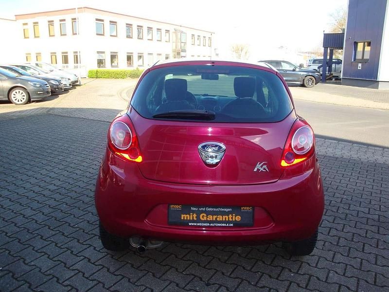 Gebraucht Ford Ka Titanium 69 PS (50 kW) 2014 Funky magenta metallic Kleinwagen