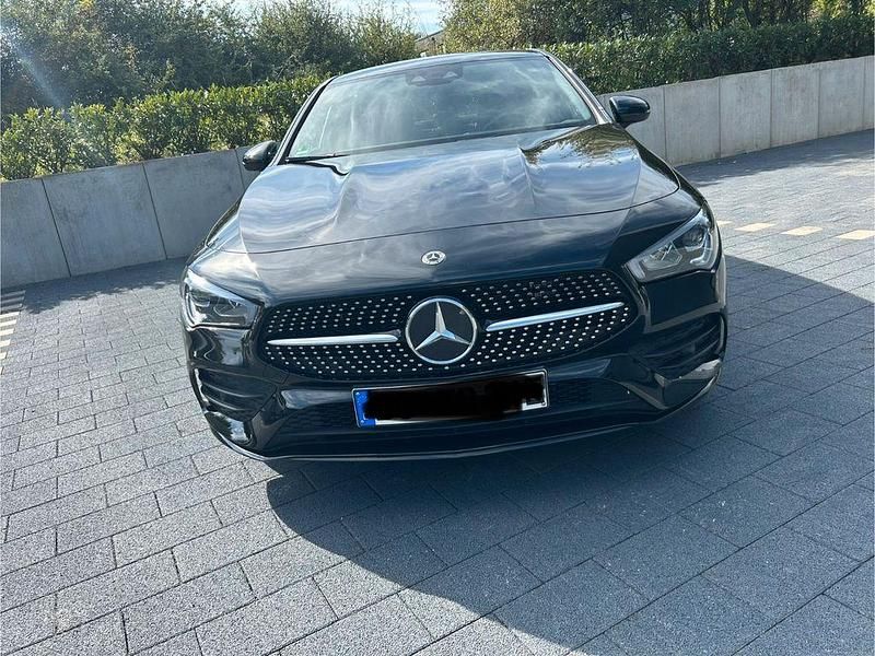 Gebraucht Mercedes CLA250e 160 PS (117 kW) 2023 Schwarz Limousine