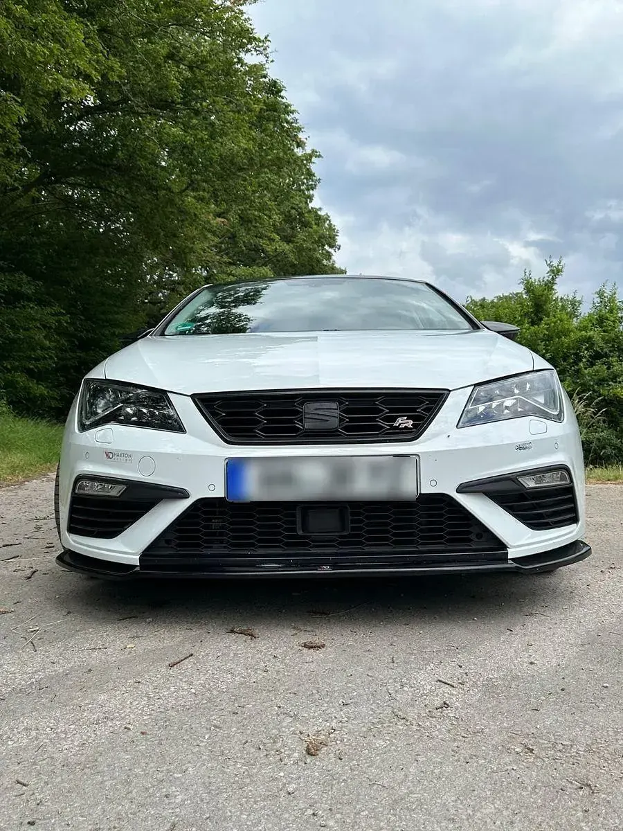Używany Seat Leon FR 179 KM (131 kW) 2018 Biały Sedan/Limuzyna