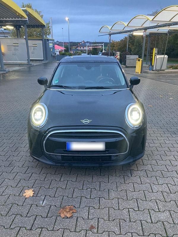 Second-hand Mini ONE Essential 102 CP (75 kW) 2021 Negru Hatchback