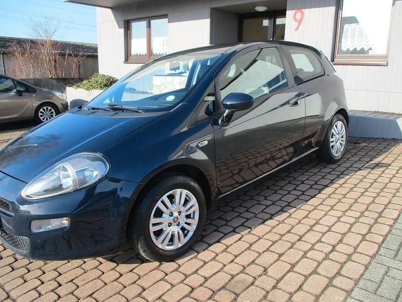 Gebraucht Fiat Punto More 69 PS (50 kW) 2012 Blau Kleinwagen