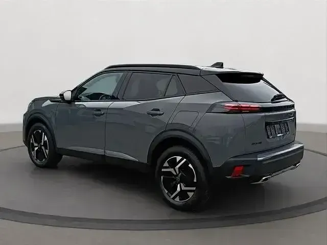Gebraucht Peugeot 2008 GT 131 PS (96 kW) 2024 Grau/typ aussenverkleidung ... SUV
