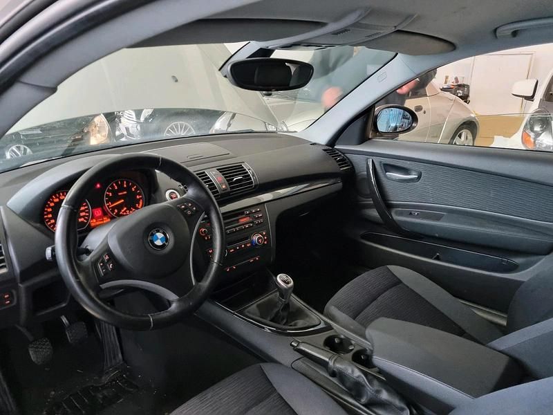Gebraucht BMW 120 140 PS (102 kW) 2008 Silber Kleinwagen