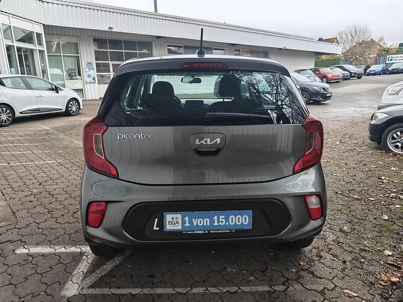 Używany Kia Picanto 67 KM (49 kW) 2023 Szary Hatchback