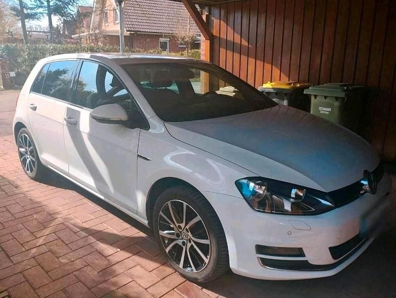 Gebraucht VW Golf VII 86 PS (63 kW) 2016 Weiß Limousine