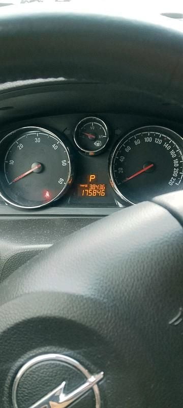 Gebraucht Opel Antara 163 PS (119 kW) 2012 Gelb SUV