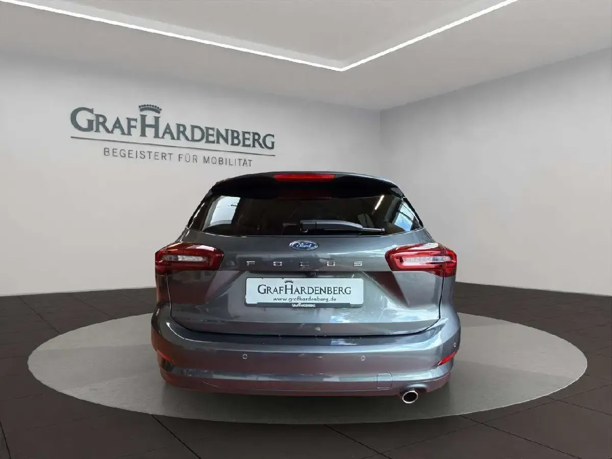 Gebraucht Ford Focus Titanium 125 PS (91 kW) 2025 Magneticgrau (metallic) Kombi