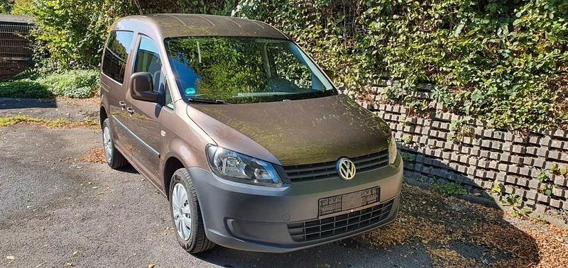 Braun Gebraucht 2014 VW Caddy Trendline Van / Kleinbus | 10.490 € (Fairer Preis) - Bild 1/4