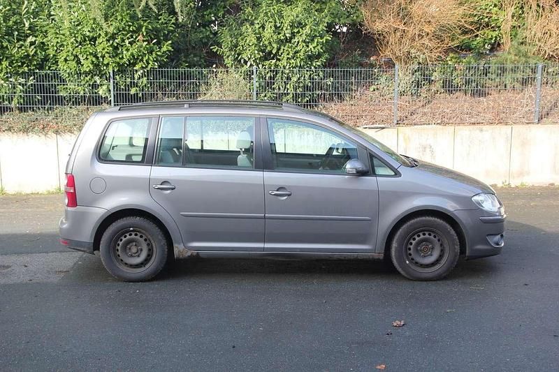 Gebraucht VW Touran 140 PS (102 kW) 2007 Slate grey metallic Van / Kleinbus