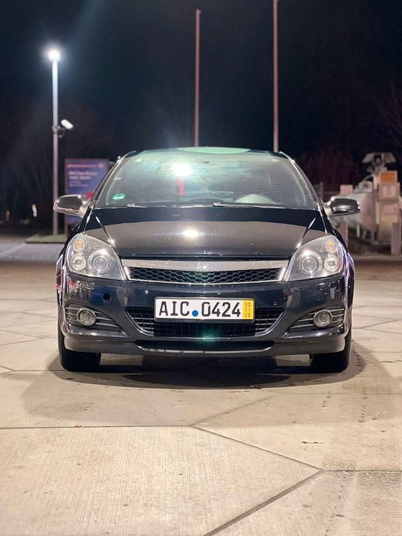 Schwarz Gebraucht 2008 Opel Astra GTC Cosmo Limousine | 5.799 € (Fairer Preis) - Bild 1/4