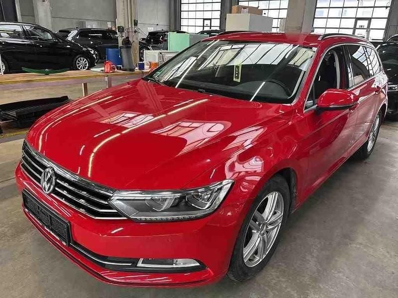 Gebraucht 2019 VW Passat Comfortline Kombi | 10.990 € (Superpreis) - Bild 1/4
