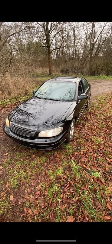 Schwarz Gebraucht 2002 Opel Omega Limousine | 1.800 € (Superpreis) - Bild 1/3