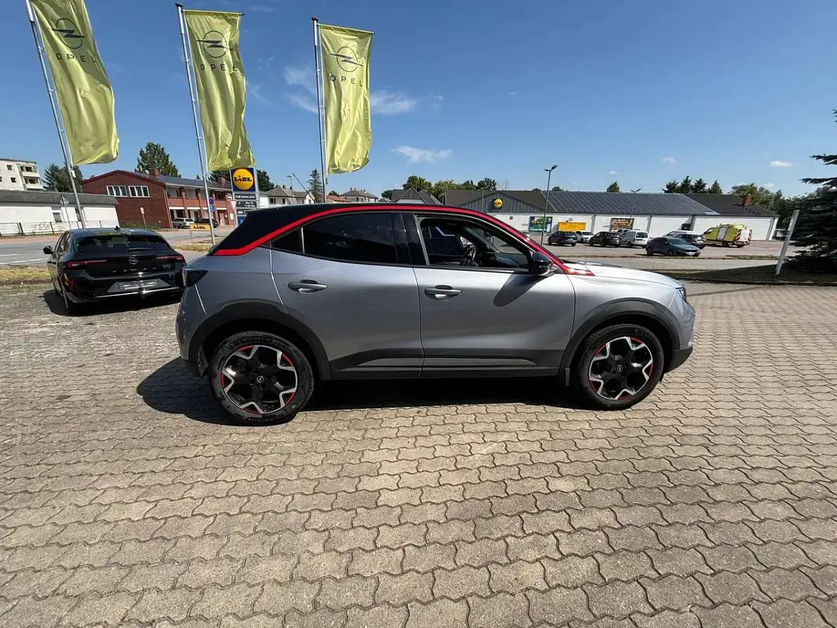 Gebraucht Opel Mokka GS Line 131 PS (96 kW) 2021 Kontrast grau/quarz silber SUV