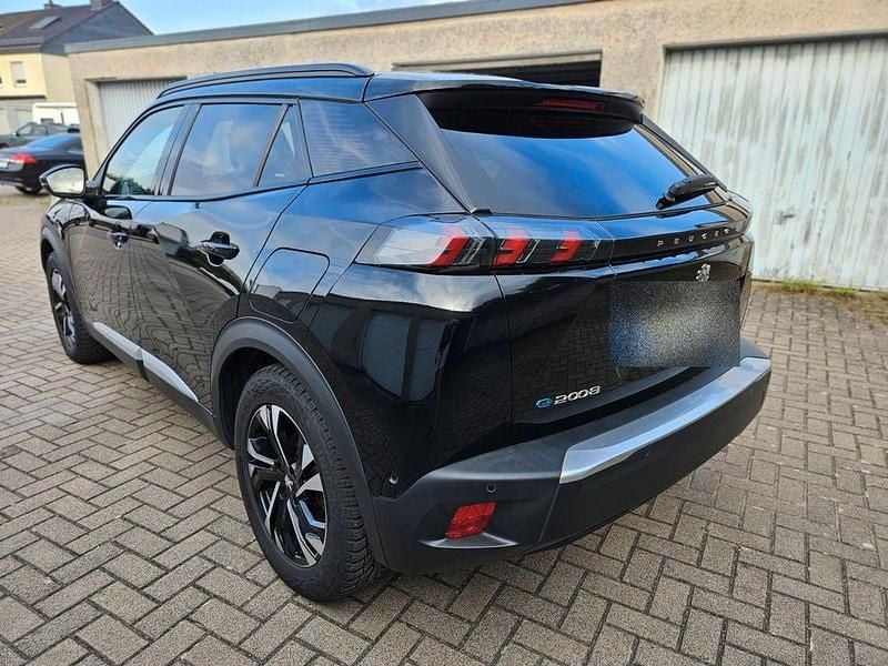 Gebraucht Peugeot e-2008 GT 100 kW (136 PS) 2022 Schwarz SUV