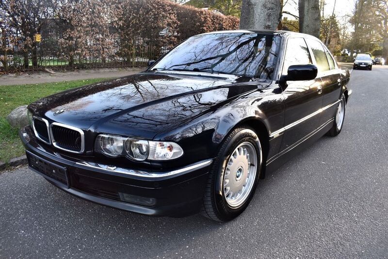 Schwarz Gebraucht 2000 BMW 740 Limousine | 14.800 € (Etwas zu teuer) - Bild 1/4