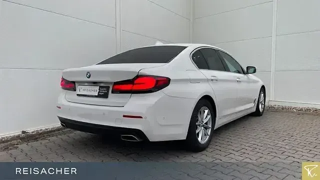 Gebraucht BMW 540 Efficient Dynamics 340 PS (250 kW) 2023 Alpinweiß uni Limousine