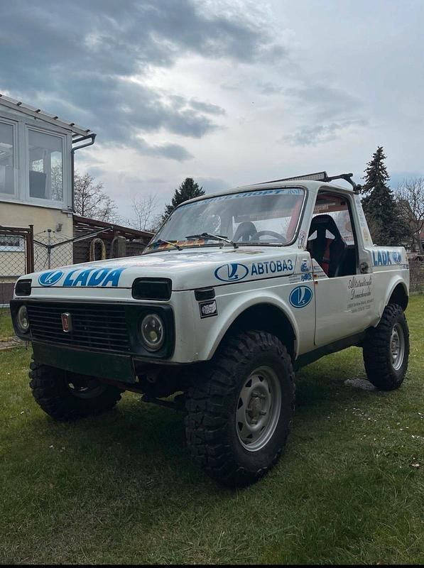 Weiß Gebraucht 1986 Lada niva SUV | 8.500 € - Bild 1/4