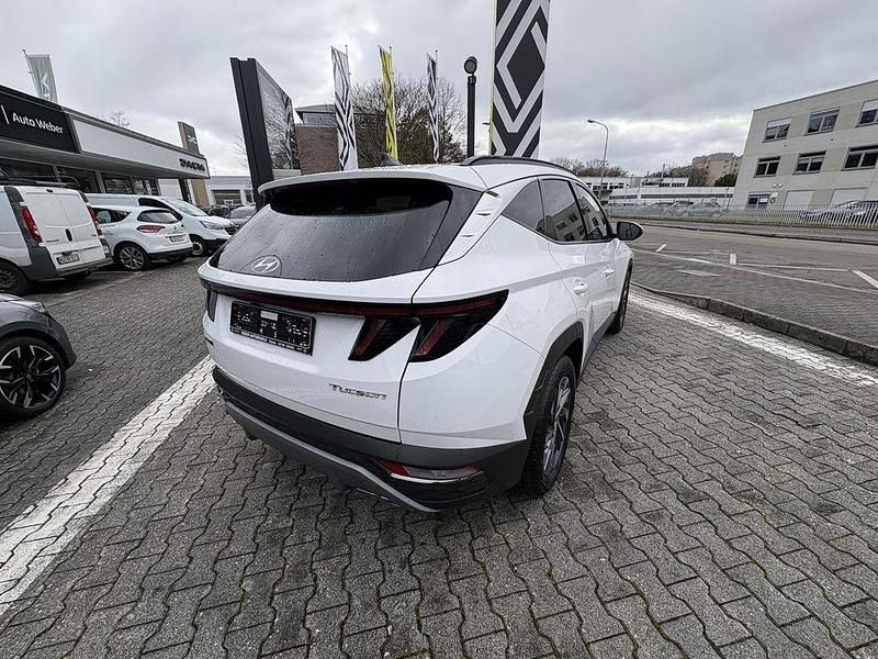 Gebraucht Hyundai Tucson Trend 150 PS (110 kW) 2023 Weiß SUV