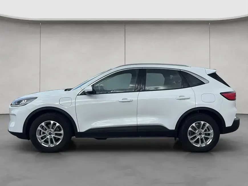 Gebraucht Ford Kuga Titanium 224 PS (164 kW) 2022 Frozen white SUV