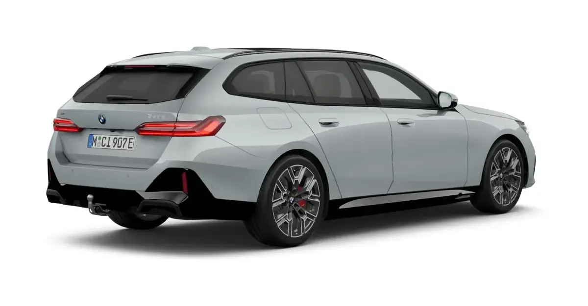 Gebraucht BMW 550e Comfort Edition 489 PS (359 kW) 2026 Grau Kombi
