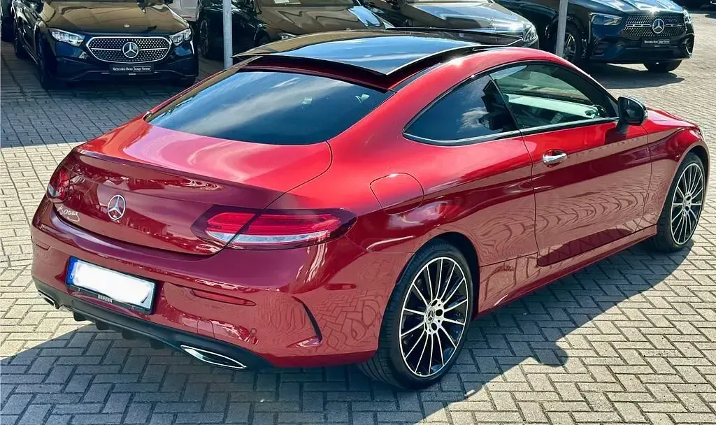 Gebraucht Mercedes C250 AMG line 211 PS (155 kW) 2017 Rot