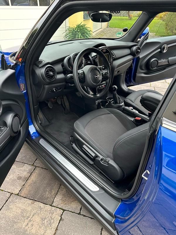 Gebraucht Mini One D 95 PS (69 kW) 2018 Blau Kleinwagen