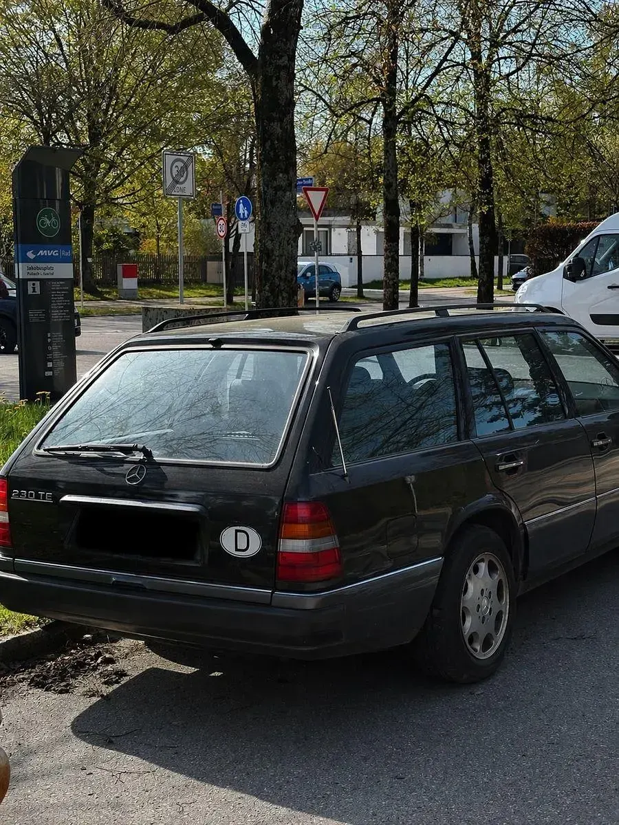 Gebraucht Mercedes 230 132 PS (97 kW) 1990 Schwarz Kombi
