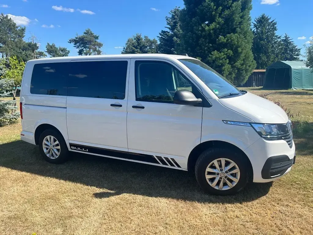 Gebraucht VW Multivan 110 PS (80 kW) 2020 Weiß Van / Kleinbus