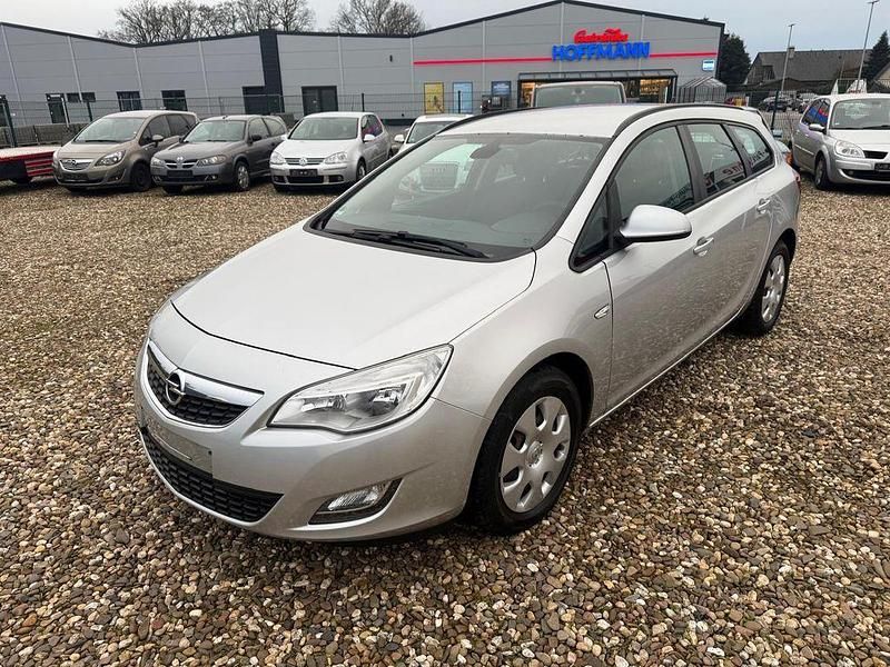 Gebraucht Opel Astra Selection 110 PS (80 kW) 2011 Silber Kombi