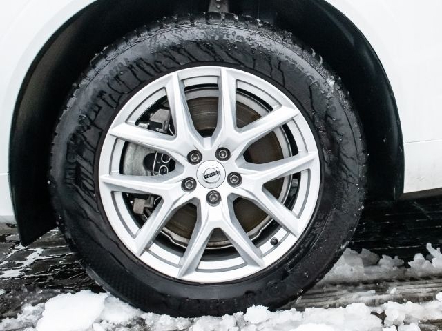 Gebraucht Volvo XC60 Plus 455 PS (334 kW) 2024 Crystal white / metallic SUV