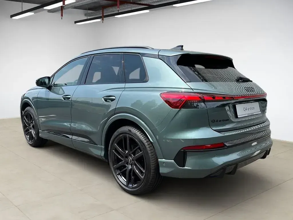 Neu Audi Q4 e-tron Sport 219 kW (299 PS) 2026 Grün SUV