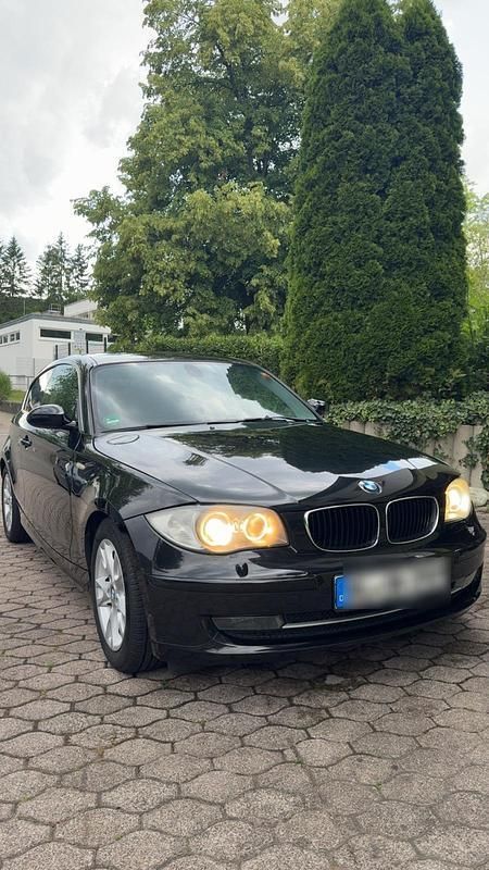 Schwarz Gebraucht 2008 BMW 118 Kleinwagen | 9.000 € - Bild 1/4