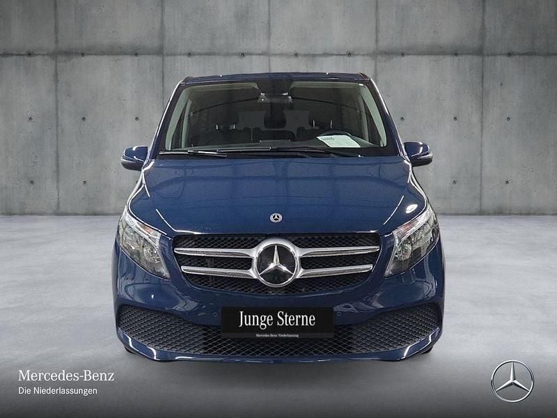 Gebraucht Mercedes V220 163 PS (119 kW) 2022 Blau Van / Kleinbus