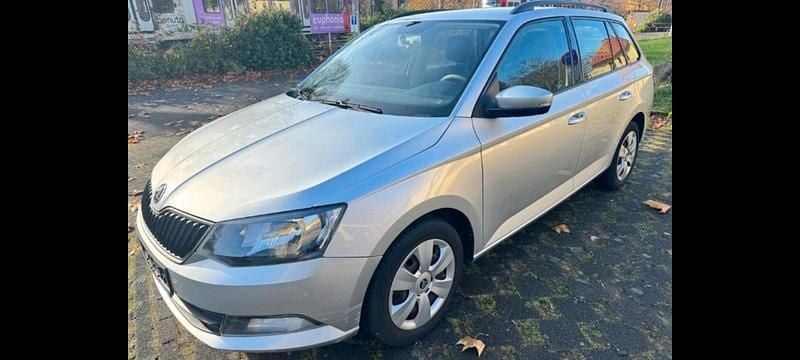 Silber Gebraucht 2019 Skoda Fabia Kombi | 6.900 € (Superpreis) - Bild 1/4