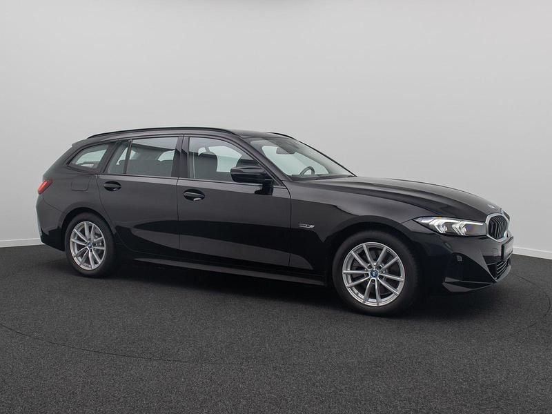 Gebraucht BMW 320e Sport Line 204 PS (150 kW) 2022 Schwarz ii668 Kombi