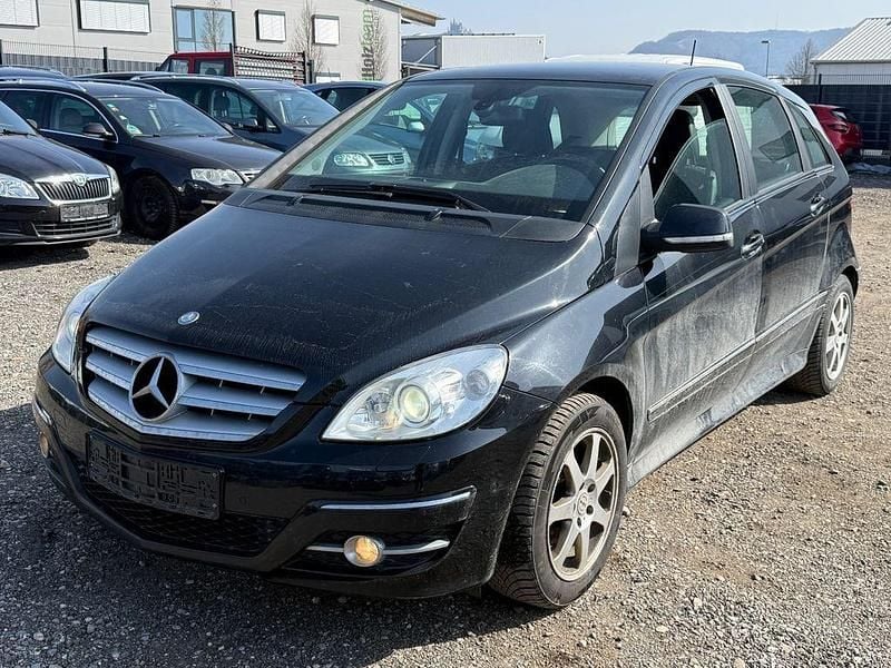 Gebraucht Mercedes B200 140 PS (102 kW) 2010 Schwarz Van / Kleinbus