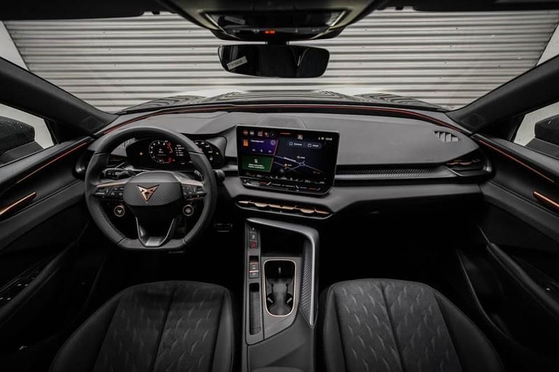 Second-hand Cupra Terramar 204 CP (150 kW) 2025 Negru SUV