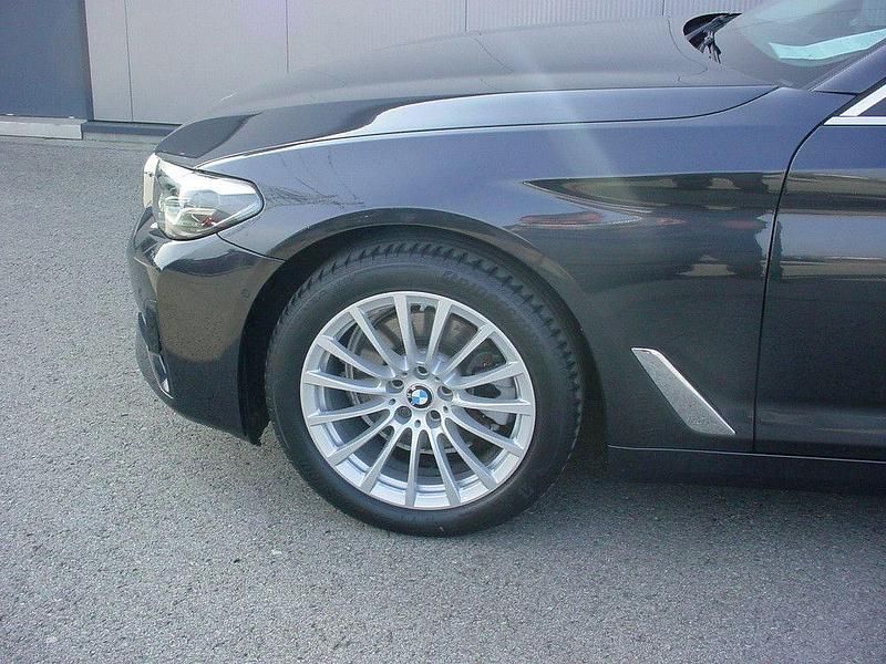 Gebraucht BMW 520 190 PS (139 kW) 2020 Grau Kombi